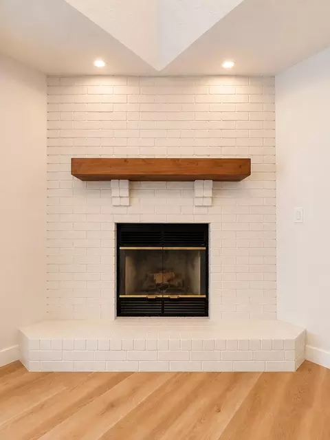 Living - 3945 W Cardinal St, Springfield, MO 65810 photo 5 of 5
