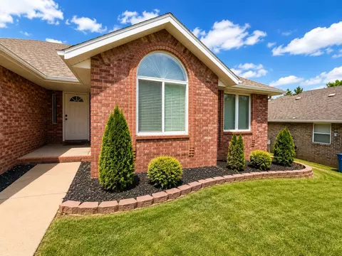 Exterior - 3945 W Cardinal St, Springfield, MO 65810 photo 3 of 7