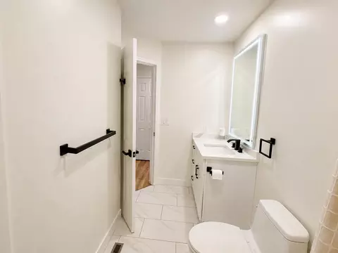 Bath - 3945 W Cardinal St, Springfield, MO 65810 photo 6 of 6