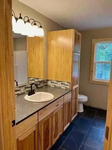 Bath - 353 S Millwood St, Shell Knob, MO 65747 photo 1 of 2
