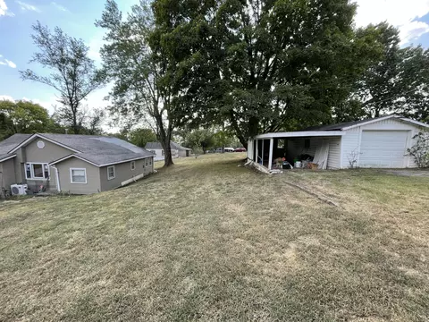 Exterior - 109 E Lillian Ave, Crane, MO 65633 photo 2 of 4