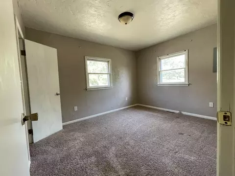 Bedroom - 109 E Lillian Ave, Crane, MO 65633 photo 1 of 2