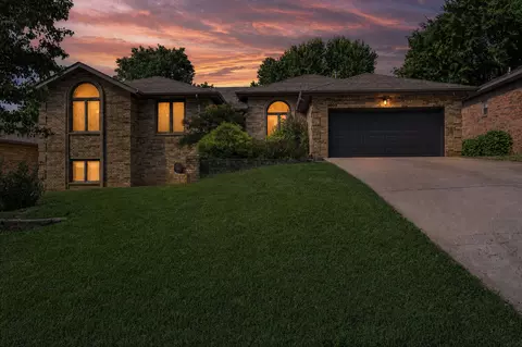 Exterior - 4009 S Cutler Ct, Springfield, MO 65807 photo 4 of 8
