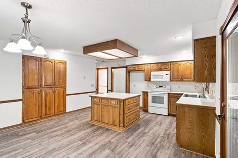 Kitchen - 4009 S Cutler Ct, Springfield, MO 65807 photo 2 of 3