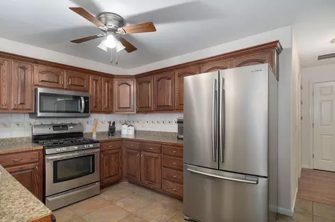 Kitchen - 3032 W Grandview St, Springfield, MO 65803 photo 1 of 2