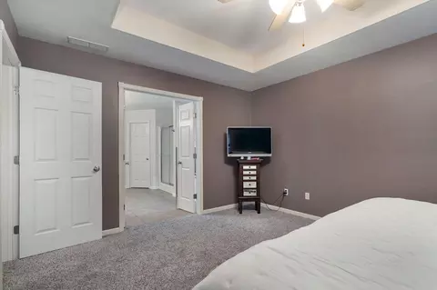 Bedroom - 3032 W Grandview St, Springfield, MO 65803 photo 2 of 4