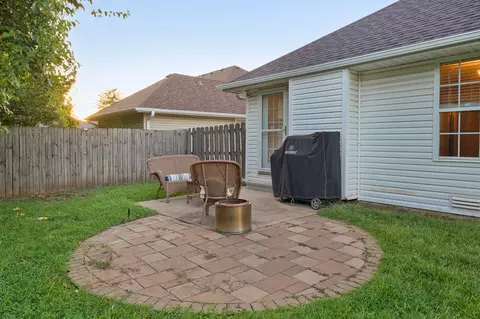Exterior - 3032 W Grandview St, Springfield, MO 65803 photo 7 of 7