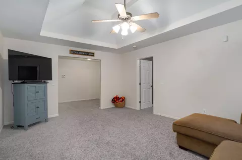 Living - 3032 W Grandview St, Springfield, MO 65803 photo 3 of 8