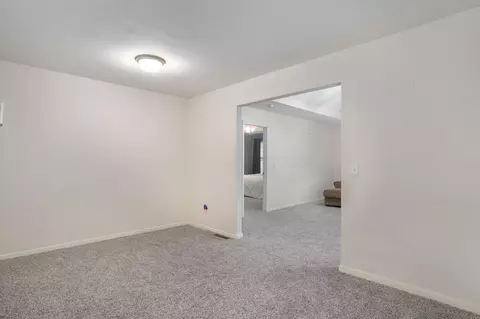 Living - 3032 W Grandview St, Springfield, MO 65803 photo 1 of 8