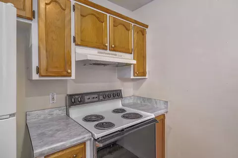 Kitchen - 322 N Westport Ave, Springfield, MO 65802 photo 2 of 2