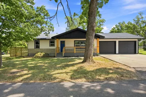 Exterior - 304 S 5th St, Ozark, MO 65721 photo 2 of 7
