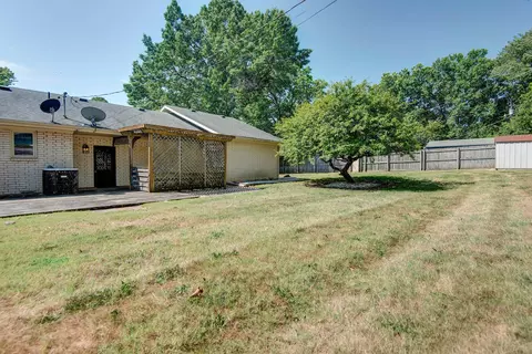 Exterior - 3451 E Carol Dr, Springfield, MO 65809 photo 3 of 9