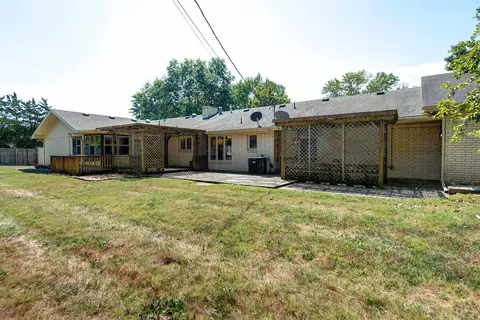 Exterior - 3451 E Carol Dr, Springfield, MO 65809 photo 4 of 9