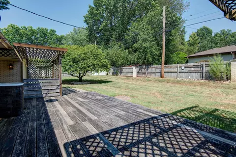 Exterior - 3451 E Carol Dr, Springfield, MO 65809 photo 6 of 9