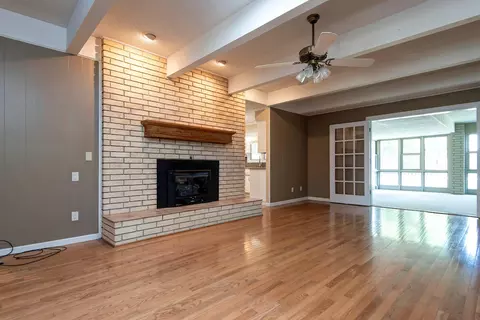 Living - 3451 E Carol Dr, Springfield, MO 65809 photo 4 of 9