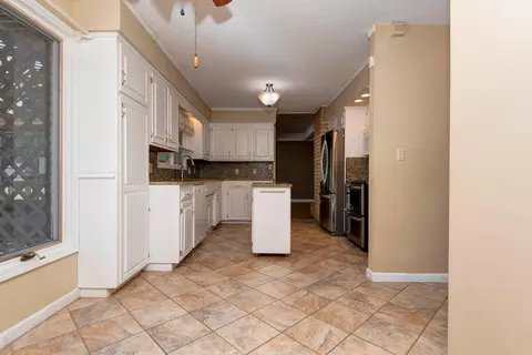 Kitchen - 3451 E Carol Dr, Springfield, MO 65809 photo 3 of 5