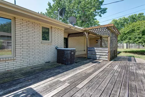 Exterior - 3451 E Carol Dr, Springfield, MO 65809 photo 7 of 9