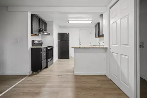 Entry Way - 1830 E Monroe Ter, Springfield, MO 65802 photo 1 of 2
