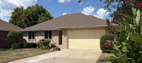 Exterior - 1099 E Nottingham Ln, Springfield, MO 65810 photo 3 of 12