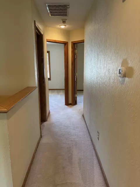 Entry Way - 1099 E Nottingham Ln, Springfield, MO 65810 photo 1 of 2