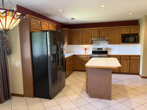 Kitchen - 1099 E Nottingham Ln, Springfield, MO 65810 photo 1 of 5