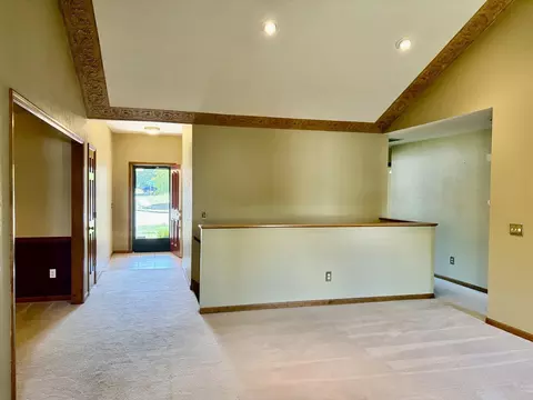 Living - 1099 E Nottingham Ln, Springfield, MO 65810 photo 1 of 9