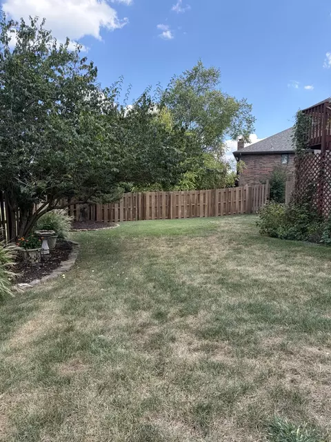Exterior - 1099 E Nottingham Ln, Springfield, MO 65810 photo 7 of 12