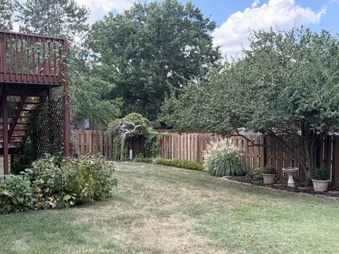 Exterior - 1099 E Nottingham Ln, Springfield, MO 65810 photo 6 of 12