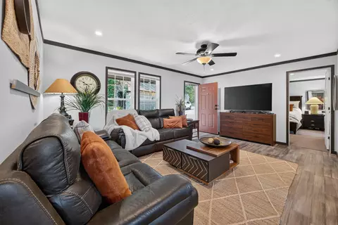 Living - 75 Moark Ln, Lampe, MO 65681 photo 2 of 2