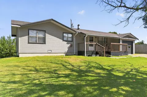 Exterior - 813 Kentucky Rd, Ozark, MO 65721 photo 3 of 11