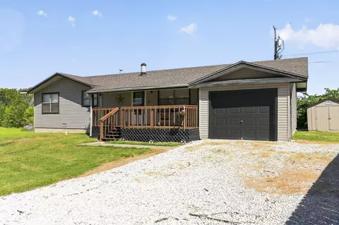 Exterior - 813 Kentucky Rd, Ozark, MO 65721 photo 2 of 11