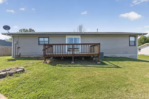 Exterior - 813 Kentucky Rd, Ozark, MO 65721 photo 6 of 11
