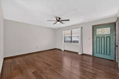 Living - 813 Kentucky Rd, Ozark, MO 65721 photo 2 of 3