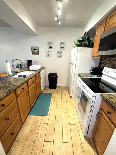Kitchen - 148 Lake Club Rd #3, Branson, MO 65616 photo 3 of 3