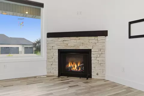 Living - 4177 Siena Ave, Ozark, MO 65721 photo 2 of 4