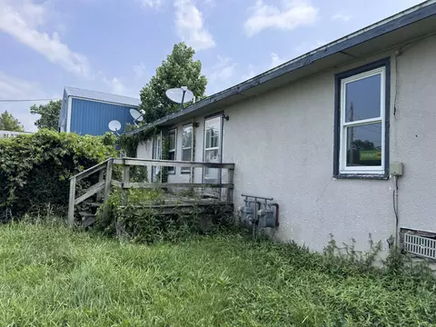 527 Spruce St #A-B-C, Cabool, MO 65689 photo 3
