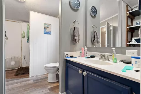 Bath - 152 Linden Dr, Branson West, MO 65737 photo 1 of 2