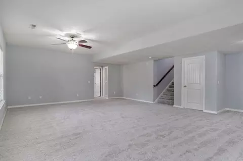 Living - 5390 S Oxynard St, Springfield, MO 65810 photo 5 of 7