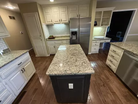 Kitchen - 1921 E Nottingham St, Springfield, MO 65804 photo 4 of 5