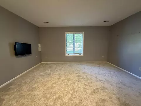 Living - 1921 E Nottingham St, Springfield, MO 65804 photo 5 of 8