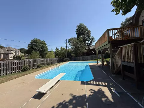 Exterior - 1921 E Nottingham St, Springfield, MO 65804 photo 7 of 7