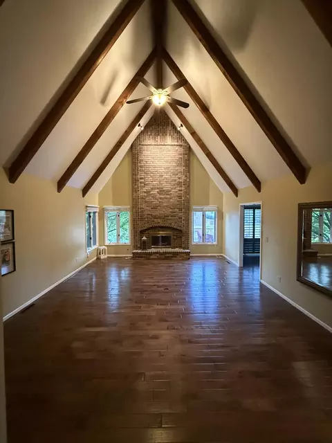 Living - 1921 E Nottingham St, Springfield, MO 65804 photo 2 of 8