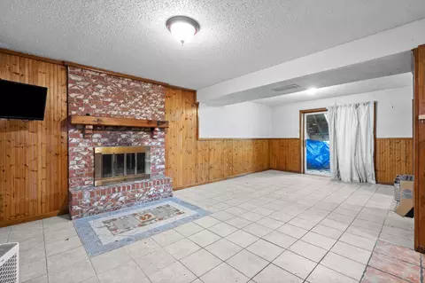 Living - 137 E Ritter St, Republic, MO 65738 photo 3 of 4