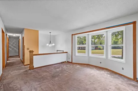 Living - 137 E Ritter St, Republic, MO 65738 photo 2 of 4