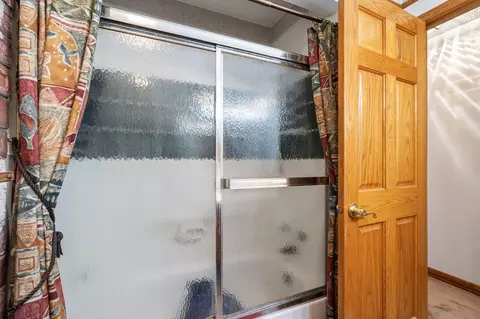 Bath - 137 E Ritter St, Republic, MO 65738 photo 2 of 3