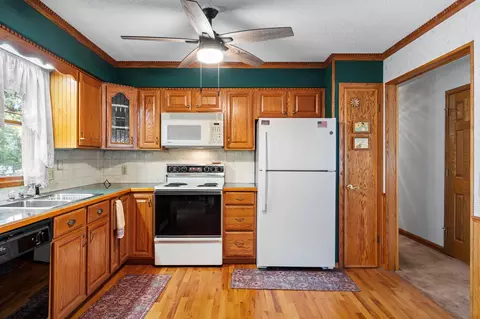 Kitchen - 137 E Ritter St, Republic, MO 65738 photo 2 of 3
