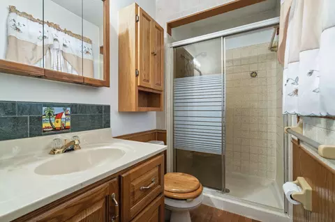 Bath - 137 E Ritter St, Republic, MO 65738 photo 3 of 3