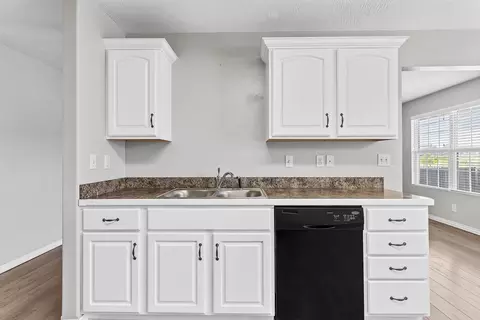 Kitchen - 4427 W Nicholas St, Springfield, MO 65802 photo 2 of 3