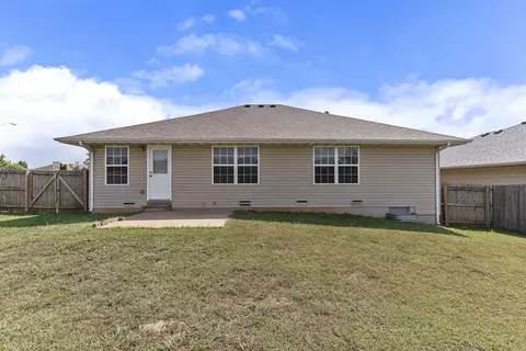 Exterior - 4427 W Nicholas St, Springfield, MO 65802 photo 4 of 5