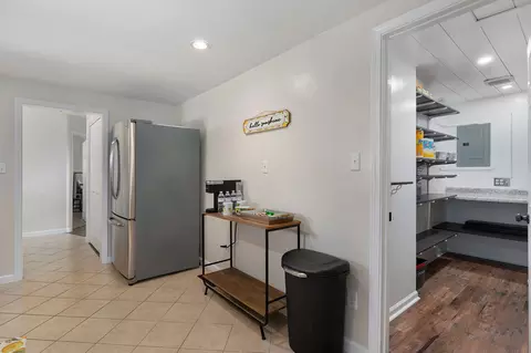 Entry Way - 1711 W Nichols St, Springfield, MO 65802 photo 1 of 2